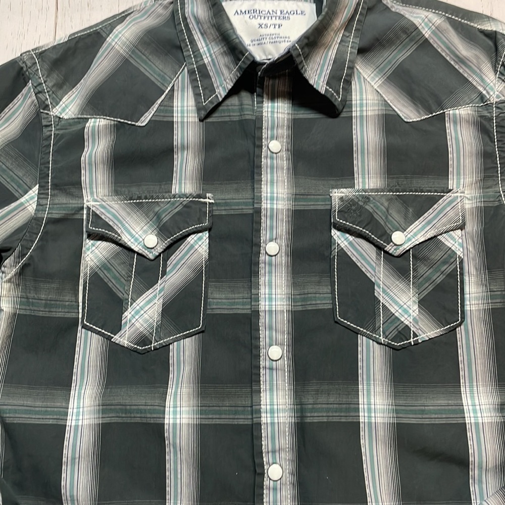 American Eagle women’s western style snap front long sleeve shirt. Size XS - Picture 5 of 9